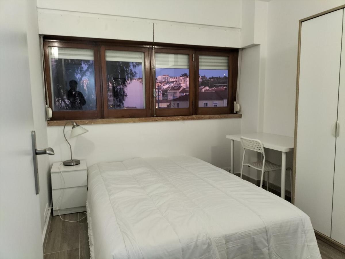 Retreat View Tagu River Lisbon Exterior photo