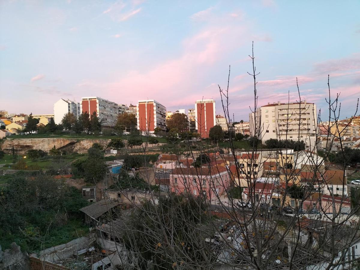Retreat View Tagu River Lisbon Exterior photo