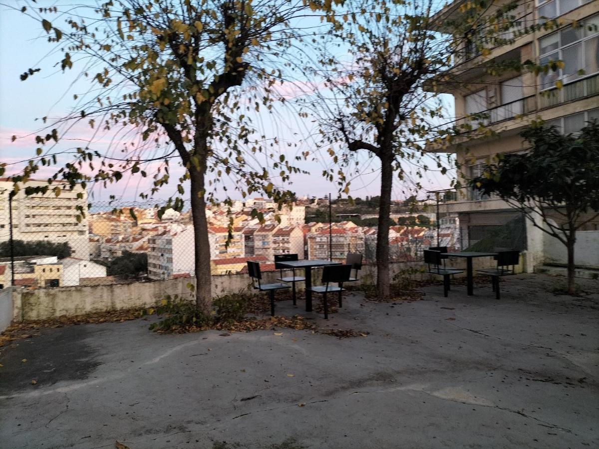 Retreat View Tagu River Lisbon Exterior photo