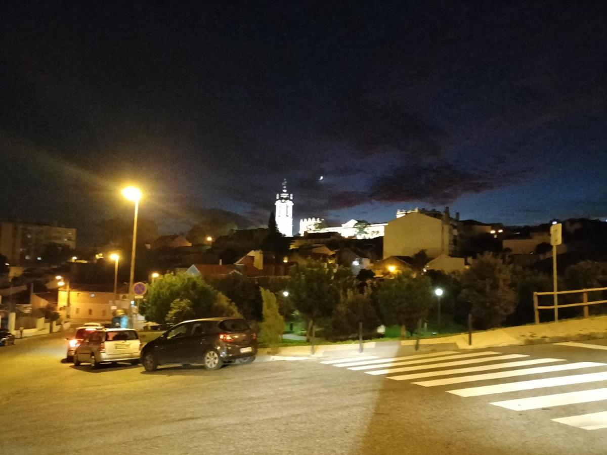 Retreat View Tagu River Lisbon Exterior photo